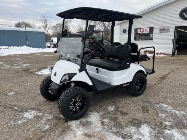 2018 White & Black Yamaha