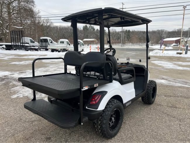 2018 White & Black Yamaha