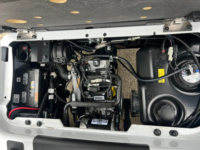 7E18163D-7675-42F0-AE59-2B63CD429169_1_105_c White E-Z-Go Cart Engine